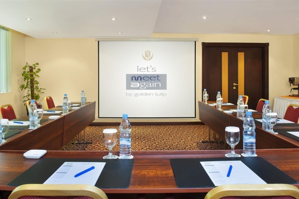 Golden Tulip Hotel Apartments (Sharja)